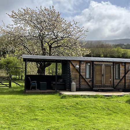 1 Bed Converted Railway Wagon Near Crickhowell Exterior foto