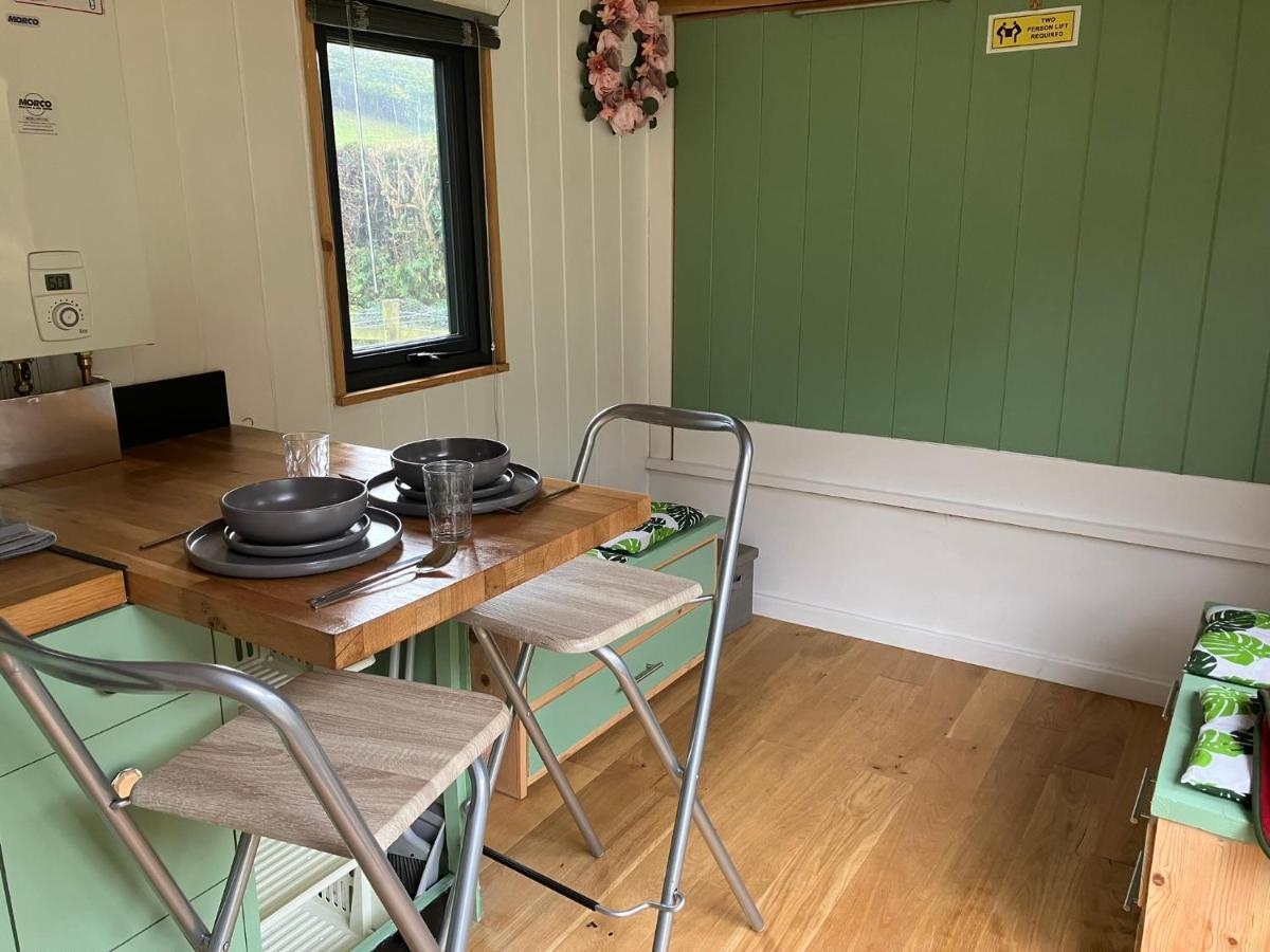 1 Bed Converted Railway Wagon Near Crickhowell Exterior foto