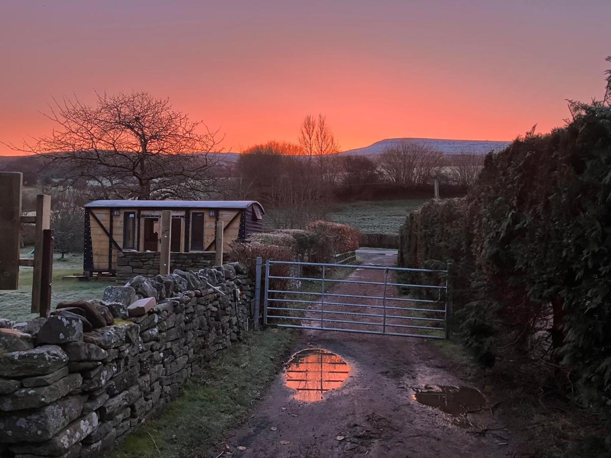 1 Bed Converted Railway Wagon Near Crickhowell Exterior foto