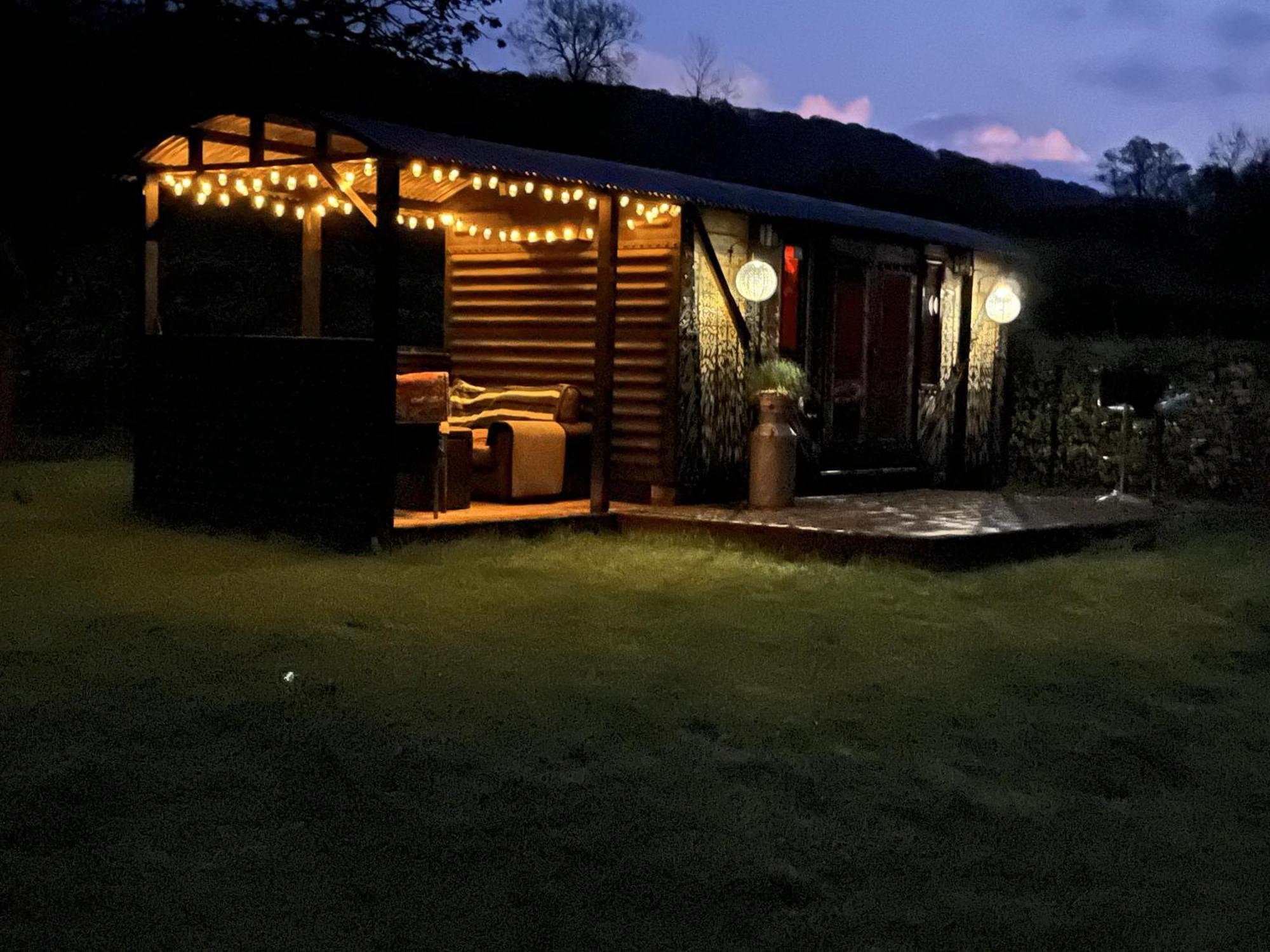 1 Bed Converted Railway Wagon Near Crickhowell Exterior foto